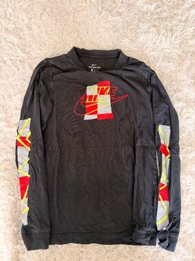 Nike Girl's Long Sleeve Tee
